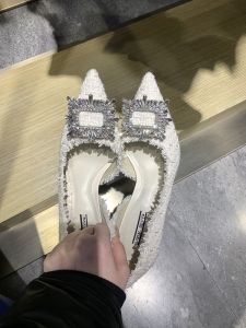 Giày Cao Gót Mũi Nhọn Đính Đá UR Cho Nữ Mùa Xuân 2025 Giày Đơn Đế Cao Gót Mỏng Màu Trắng Đế Cao Su Mũi Nhọn