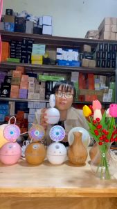 MÁY XÔNG TINH DẦU PHUN SƯƠNG ĐÈN LED TẠO ẨM KÈM QUẠT MINI TIỆN DỤNG Quạt Phun Sương Làm Mát Và Tạo Ẩm Để Bàn