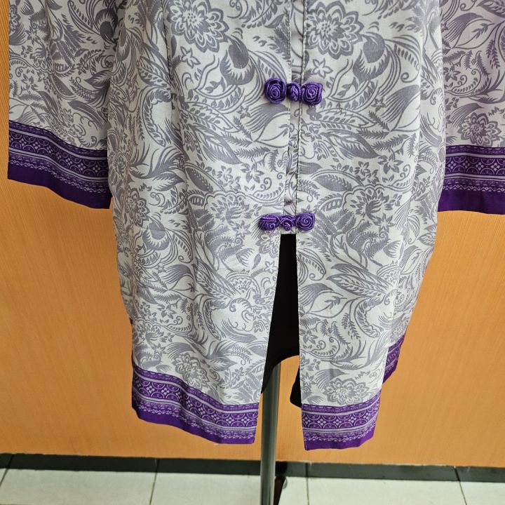 Atasan%20kebaya%20wanita%20ungu%20muda%20pastel%20lilac%20L%20cewek%20MEWAH%20lengan%20panjang%20kancing%20model%20cheongsam%20-%20Image%204