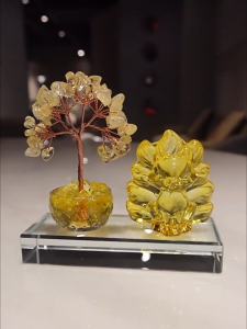 琉璃 九尾狐 摆件 凤九 小狐狸 供奉神像 招桃花 桌面摆件  Feng Shui Semi-Transparent Lucky Desktop Ornament Sitting Crystal Nine-tailed Animal Figurines Animal Model  琉璃水晶九尾狐