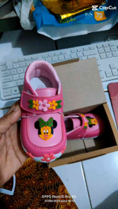 Sneakers Anak Perempuan Motif Kartun Lucu dengan Tali Velcro - Sepatu Walker Nyaman Size 22-25