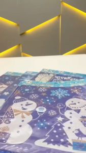 สติ๊กเกอร์ติดกระจก สูญญากาศติดกระจก รูปคริสมาสต่างๆ (แบบไม่มีกาวติดง่าย) สีขาว แต่งร้านกาแฟ christmas เทศกาล snowflake ปีใหม่12 ชิ้น