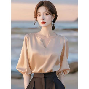 Elegant Silk Short Sleeve Shirt Womens V-neck French Style Summer New Arrival Chic Top Classy Sensation Unique Design