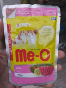 me o pouch wet food makanan kucing basah untuj anak kucing kemasan 80gram