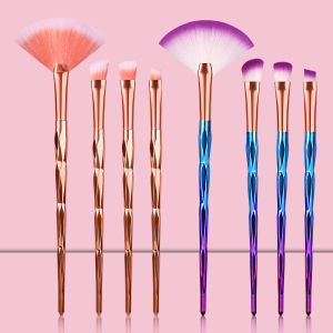 แปรงทรงพัดด้ามจับสีสันสดใส 8 ชิ้น แปรงปัดแก้ม แปรงคอนทัวร์ แปรงอายแชโดว์ ชุดแปรงแต่งหน้าอเนกประสงค์
