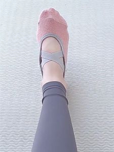 Kaos Kaki Wanita Yoga Pilates Pendek Anti Slip Sarung Kaki Ballet Tali Silang Sock Senam Olahraga Gym Women Socks HHG