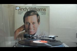 1แผ่นเสียง 12นิ้ว BB3 ANDY WILLAMS แผ่นNM ริ้วรอยบาง เสียงรบกวนน้อยนิด ไม่มีรอยลึกแผ่นล้างทำความสะอาดแล้ว ปกVG++มีตำหนิขอบนิดหน่อย ขอบไม่ขาด สันไม่ทะลุ ซื้