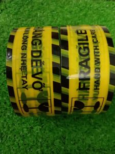 Băng keo dán thùng trongđụcin hàng dễ vỡ