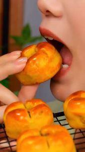 Red date Yam walnut cake Womens Blood-Replenishing Cake/Walnut Date Biscuits 三只松鼠红枣山药核桃饼 早餐零食品糕点心传统小吃下午茶