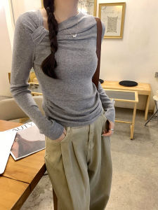 เสื้อสเวตเตอร์ถักแขนยาวทรงสลิมฟิตสำหรับผู้หญิง ฤดูใบไม้ร่วง เสื้อชั้นใน เสื้อชั้นใน ดีไซน์เก๋ไก๋ คอเฉียง ผ้าขนสัตว์