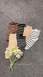 ONEFASHIONMALL Kaos Kaki Panjang Striped Vintage Korean Style Socks Casual Motif Salur Garis KK025