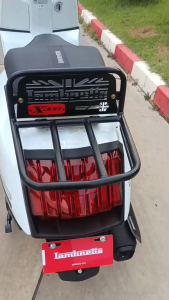 Rack ท้าย Lambretta X300 logo สีแดง ราคาลดพิเศษจนของหมด RED LOGO it is on Fire 🔥  🎶DD
