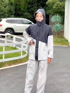 แม้ใช้มีดก็ไม่ขาด!ชุดกันฝน+กางเกงกันฝน เนื้อผ้าหนาและทนทานนุ่ม มีแถบสะท้อนแสง เสื้อกันฝนสำหรับผู้ใหญ่ ชุดกันฝนพายุ raincoat เสื้อฝน