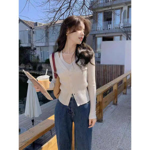 White V-Neck Knitted Cardigan Womens Early Autumn Design Unique Short Top Button Detail Hollow out Neck Hanging Design