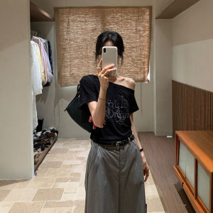 CHOEFULYN | Vintage Distressed Print Black Off-Shoulder T-shirt