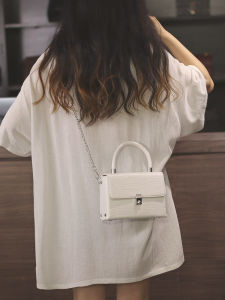 White Formulated Womens Mini Bag 2025 New Luxury Unique Design Popular High-End Sensation Crossbody for Autumn Winter