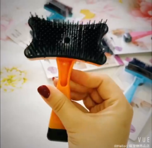 Pet Comb One-Button Push-pull Self-cleaning Hair Removal Comb Hair Massage Brush