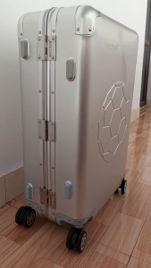 🔻 [XẢ KHO GIÁ SỐC – GIẢM 50%] 🔻 Vali hợp kim nhôm nguyên khối Macsim MS1313 24inches – lỗi cực nhỏ về sơn gần logo