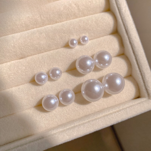 Elegant Luxury Pearl Earrings for Women with Minimalist Design Japanese and South Korean Style Alloy Inlaid Artificial Gemstones