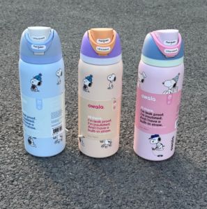 [NEW ARRIVAL STRICTLY AUTHENTIC] Owala x Snoopy Co-Branded Thermos Cup 304 Stainless Steel Straw Thermos Cup
