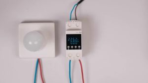 MOES WiFi Tuya Smart Circuit Breaker 80A Alarm Threshold Set Electricity Monitor V0 Fireproof Retardant APP Control With Alexa