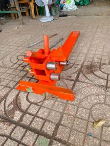 Bàn bẻ sắt D25 có lô bẻ trợ lực bẻ nhẹ nhàng nhanh chuẩn.