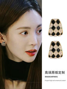 Classic Style Checkerboard Stud Earrings Accessible Luxury Black Rhombus Earrings Exquisite and Versatile Sterling Silver Needle Elegant Pearl Earrings Women