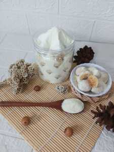 KUE SUSU DANCOW TOPLES JAR 600 ML(BY LUNA COOKIES)\\n\\n Apa Itu Kue Susu Dancow Toples?\\n\\nKue Susu Dancow Toples adalah camilan lezat yang dikemas dalam toples berukuran 600 ml, diproduksi oleh Luna Cookies. Produk ini merupakan pilihan tepat bagi orang tua yang ingin memberikan camilan bergizi kepada anak-anak mereka.\\n\\n Manfaat Kue Susu Dancow Toples untuk Anak\\n\\nKue Susu Dancow Toples memiliki banyak manfaat bagi anak-anak, antara lain:\\n\\n- Meningkatkan asupan kalsium dan protein\\n- Sumber energi yang baik\\n- Camilan sehat yang mengandung vitamin A dan D\\n\\n Komposisi Kue Susu Dancow Toples 600ml\\n\\nBerikut adalah komposisi Kue Susu Dancow Toples 600ml:\\n\\n- Terigu\\n- Gula pasir\\n- Mentega\\n- Susu bubuk Dancow\\n- Telur\\n- Baking powder\\n- Garam\\n\\n Cara Menggunakan Kue Susu Dancow Toples\\n\\nUntuk mendapatkan hasil camilan yang enak dan lezat, ikuti langkah-langkah berikut:\\n\\n Langkah-langkah Membuat Kue Susu Dancow Toples\\n\\n1. Panaskan oven hingga suhu 180 derajat Celsius.\\n2. Campurkan semua bahan kering dalam wadah besar.\\n3. Tambahkan mentega cair dan telur ke dalam campuran bahan kering.\\n4. Aduk hingga rata dan adonan menjadi kalis.\\n5. Tuangkan adonan ke dalam loyang yang telah diolesi minyak.\\n6. Panggang dalam oven selama 25-30 menit.\\n7. Angkat dan biarkan dingin sebelum dipotong.\\n\\n Tips dan Trik dalam Mengolah Kue Susu Dancow Toples\\n\\n- Jangan terlalu lama mengaduk adonan agar tekstur kue tidak keras.\\n- Pastikan suhu oven sudah tepat sebelum memasukkan adonan.\\n- Gunakan loyang yang sesuai ukuran untuk mendapatkan hasil yang maksimal.\\n\\n Keunggulan Kue Susu Dancow Toples Luna Cookies\\n\\nBerikut adalah beberapa keunggulan Kue Susu Dancow Toples Luna Cookies:\\n\\n- Mengandung susu bubuk Dancow yang kaya akan nutrisi\\n- Kemasan toples praktis dan higienis\\n- Rasa yang lezat dan tekstur yang empuk\\n\\n Perbedaan Kue Susu Dancow Toples dengan Produk Lainnya\\n\\nKue Susu Dancow Toples memiliki perbedaan dengan produk lainnya, antara lain:\\n\\n- Mengandung susu bubuk Dancow yang kaya akan nutrisi\\n- Kemasan toples yang praktis dan higienis\\n- Rasa yang lezat dan tekstur yang empuk\\n\\n Testimoni Pengguna Kue Susu Dancow Toples\\n\\nBerikut adalah beberapa testimoni dari pengguna Kue Susu Dancow Toples:\\n\\n\\\"Anak saya sangat suka dengan rasa dan tekstur kue ini. Saya merasa aman memberikannya kepada anak saya karena kaya akan nutrisi.\\\" - Ibu Sari\\n\\n\\\"Saya sangat senang dengan hasil kue yang saya buat menggunakan Kue Susu Dancow Toples. Rasa dan teksturnya memuaskan.\\\" - Bu Rini\\n\\n Kesimpulan\\n\\nKue Susu Dancow Toples adalah camilan sehat dan lezat yang cocok untuk anak-anak. Dengan komposisi yang kaya akan nutrisi dan rasa yang lezat, Kue Susu Dancow Toples Luna Cookies menjadi pilihan tepat bagi orang tua yang ingin memberikan camilan bergizi kepada anak-anak mereka.\\n\\n Rekomendasi untuk Anda\\n\\nJika Anda mencari camilan sehat dan lezat untuk anak-anak, Kue Susu Dancow Toples Luna Cookies adalah pilihan yang tepat. Dengan kemasan toples praktis dan higienis, Anda bisa menyimpannya dengan mudah dan memberikannya kepada anak-anak Anda kapan saja.\\\n}