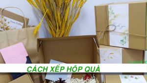 Hộp quà tặng mừng ngày cưới  giấy kraft kèm thiệp và rơm lót. Nhận thiết kế theo yêu cầu