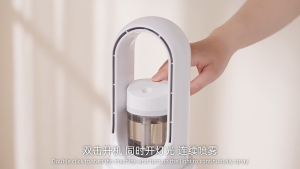 SG【Ready Stock】Travel Air Mini Bladeless Fan Foldable Ultra-Light & Dual Voltage Bladeless spray household electric fan