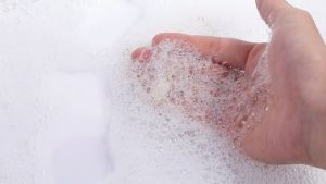 สร้อยคอตัวอักษร สีทอง มุก ถ้าใช้สแตนเลส เพิ่มความยาว ลงทะเล โดนน้ำหอมได้ รวมถึงคุณภาพดี