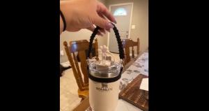 Silicone Water Bottle Handle Sling Holder with Shoulder Strap Fit Most 40OZ Bottles Universal Bottle Lanyard Adjustable Strap