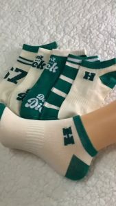 ถุงเท้า ถุงเท้าข้อสั้น-ข้อกลาง 05 ถุงเท้าแฟชั่น ถุงเท้าผู้หญิง-ชาย ส่งจากไทย ราคาต่อ 1คู่