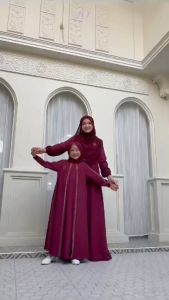 Naureen Couple Mom & Kids Bahan Crinkle Apk Swarovski Gamis Ibu Dan Anak Perempuan Tanggung Viral