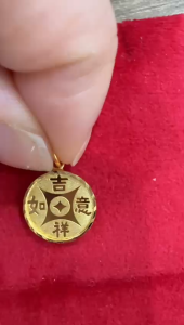 Poh Heng Jewellery 22K Auspicious Circular Pendant in Yellow Gold[Price By Weight]