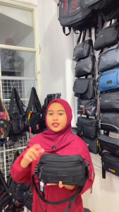 Tas SlingBag Pria Polos Hitam PEGE Zega Model 2in1 Bisa Selempang dan Pouch Bahan Kanvas - PG 9091