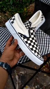 Sepatu Vans Classic Slip On Checkerboard: Sepatu Nyaman & Stylish