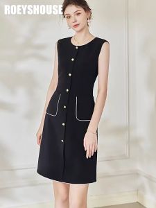 Đầm chữ a màu đen trơn cổ tròn không tay đính nút kiểu