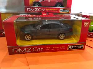 โมเดลรถเบนซ์ Mercedes Benz E63 AMG ทำจากเหล็ก สีเทาดำ scale 1/36