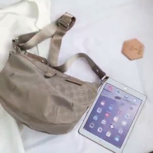 Tas Slingbag Wanita Terkini & Tas Selempang Wanita Fashion: Desain Tas Wanita Terkini & Tas Wanita Best Seller