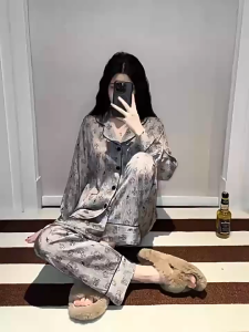 Baju Tidur Wanita Piyama BS-5073 Hello Kitty Setelan Set Ice Silk Lengan Panjang Celana Panjang Kancing Depan Mimon Home