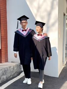 Topi Toga Wisuda Sarjana Mahasiswa Dewasa Hitam Merah