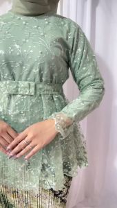 Setelan kebaya blouse marsya - kebaya modern - outfit kekinian - model kebaya rempel bahan tulle bordir utiara - pakaian kondangan wisuda akad nikah baju pesta pagar ayu