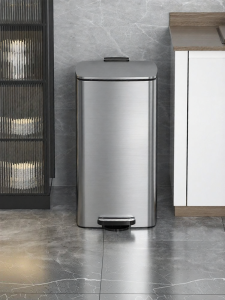 HS | Luxury Step-on Stainless Steel Trash Can