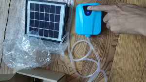 ปั๊มออกซิเจนตู้ปลา วิธีการจ่ายพลังงานสองวิธี: USB/พลังงานแสงอาทิตย์ เครื่องเติมอากาศในสระว่ายน้ำ