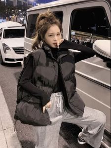 เสื้อกั๊กขนเป็ดคอตั้งสีชมพู เสื้อคลุมกันหนาวผ้าฝ้ายสำหรับผู้หญิง ขนาดเล็ก แขนสั้น ฤดูหนาว เสื้อกั๊กแบบสวมทับ