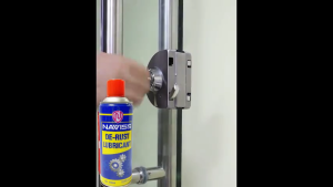 Multi-Use Oil Rust Remover Penetrating Oil Multi-Use Removes Grease 多用途除油除锈渗透油 多用途除油剂可去除油脂