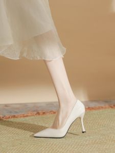 เรียบหรู รองเท้าส้นสูงหัวแหลม ผู้หญิง ฤดูใบไม้ร่วง ฤดูหนาว รองเท้าทํางานมืออาชีพ เรียบหรู ส้นบาง สีขาว รองเท้าผู้หญิงขนาดกว้าง