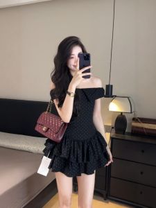 VKSOD | Váy ngắn ôm vừa vặn màu đen họa tiết chấm bi một bên vai phong cách Pháp cho nữ mùa hè 2025 Váy chữ A cạp cao thường ngày