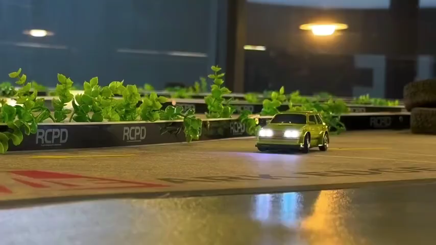 1:43 Remote Control Drift Car 2.4Ghz Rc Car Racing 20km/h With LED Light Boy Drifting RC Toys